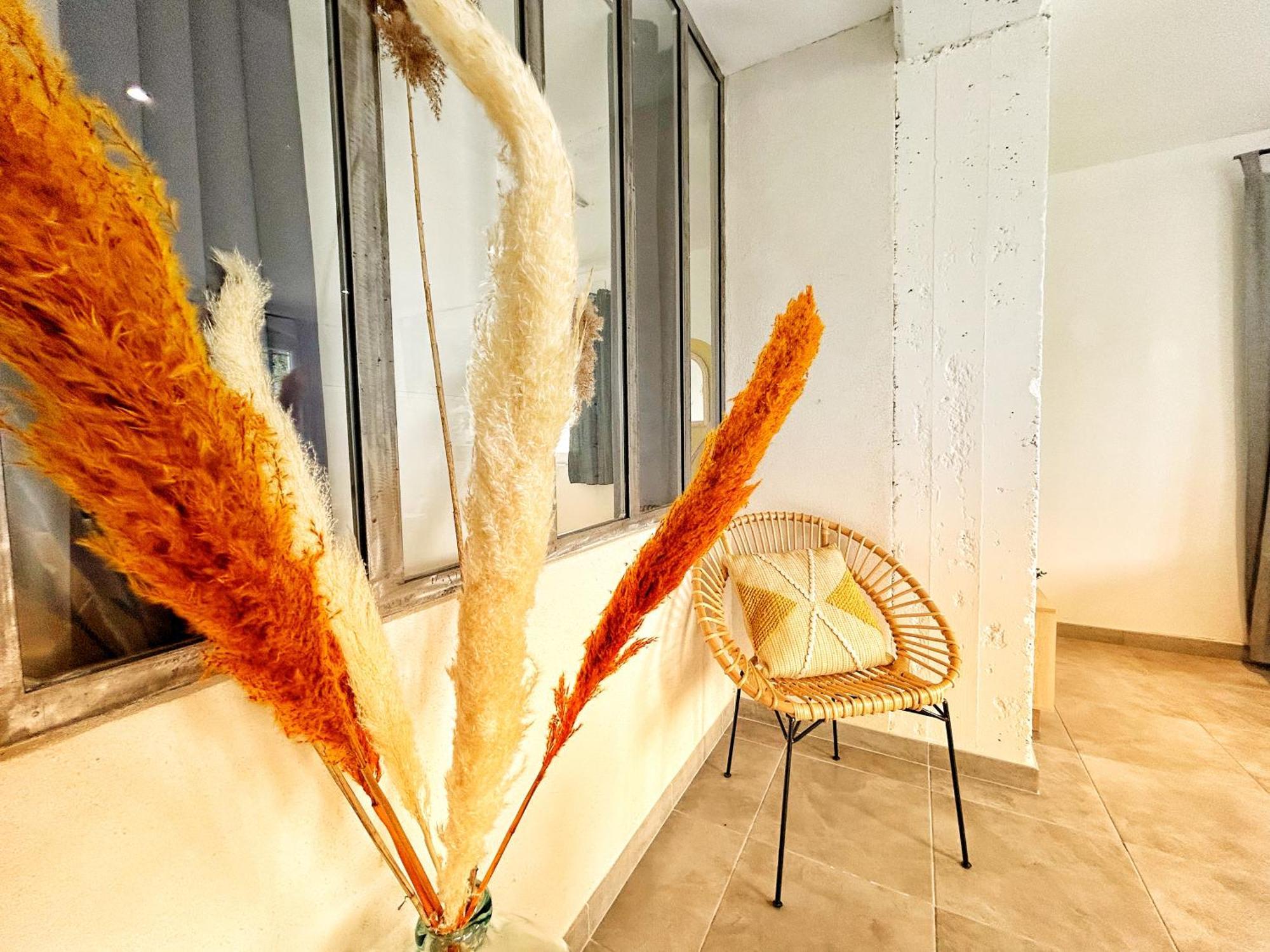 Doux Rouinet Cocoon Apartment Fourques  Exterior foto